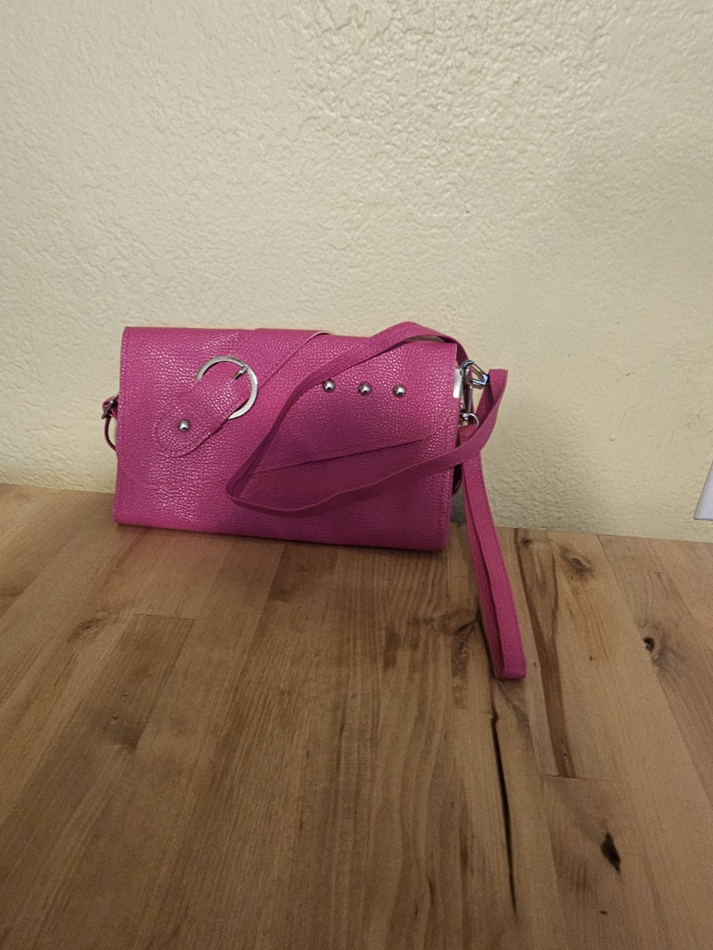 Purse bright hot pink clutch handbag used and in wonderful condition