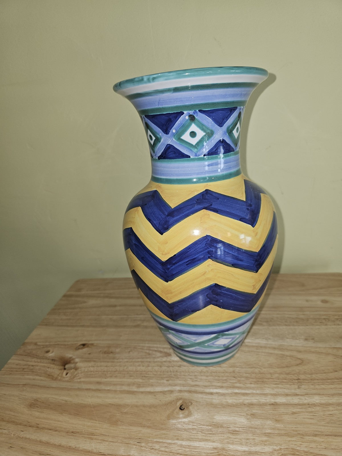 Italian L'Antica di Deruta Vase