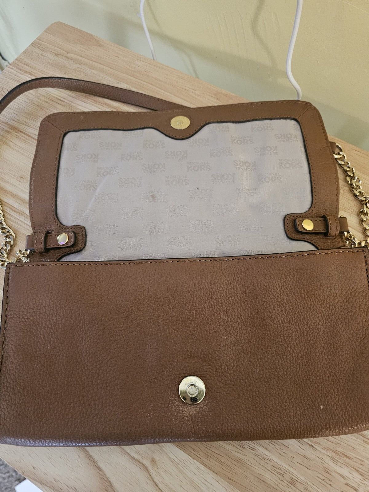 Purse Michael Kors brown crossbody bag used and in wonderful shape
