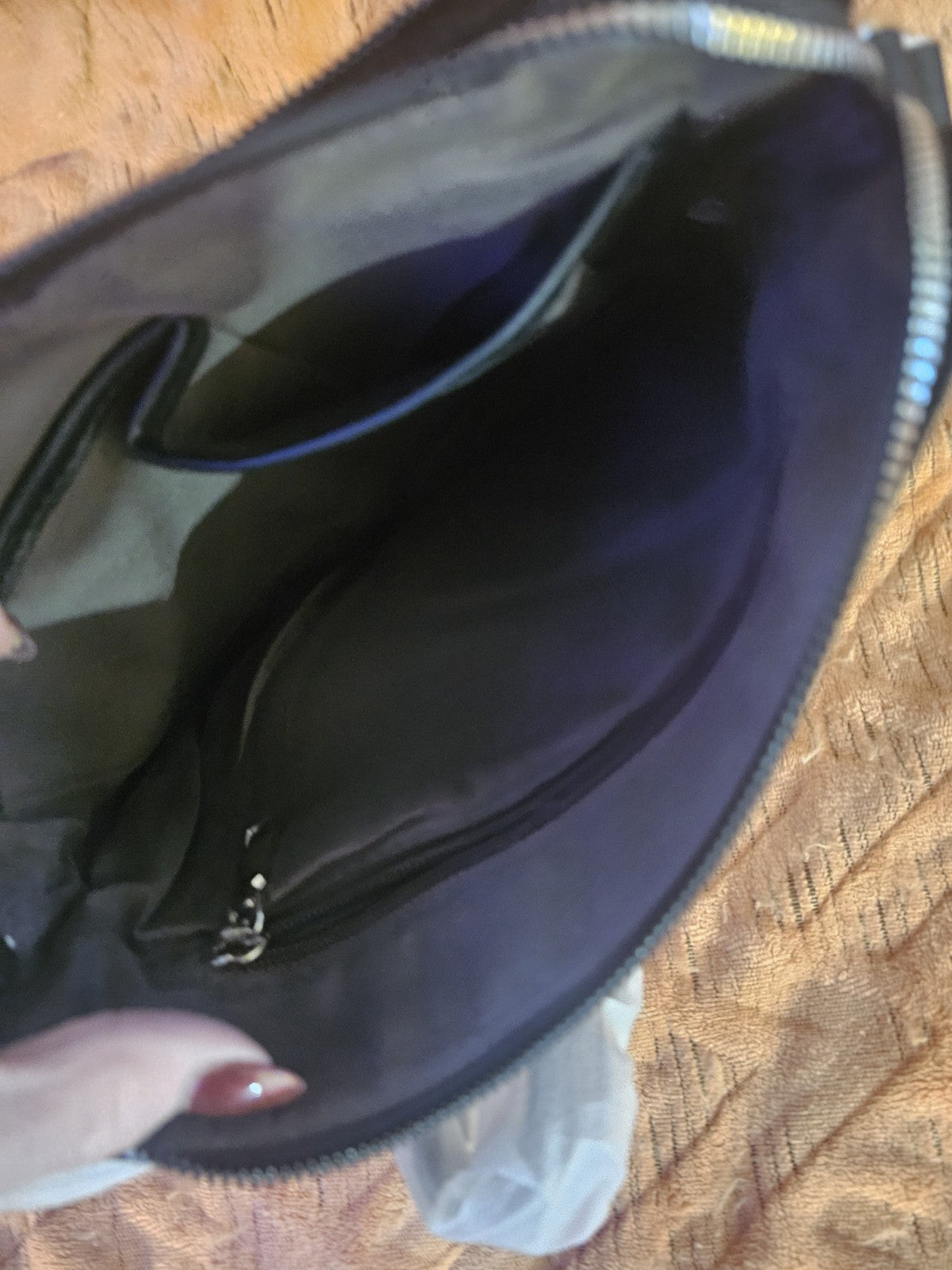 Purse Brand new Cluci purse sleek and stylish very nice functionality