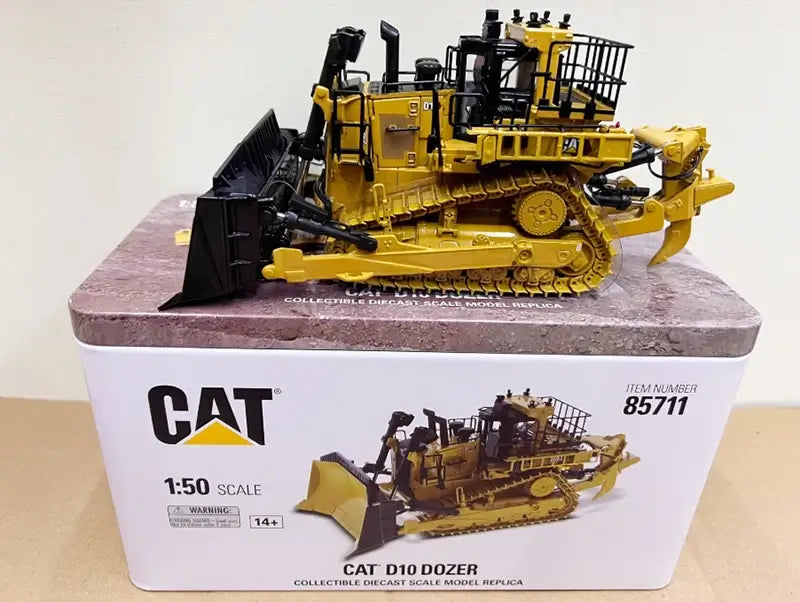 CAT D10 Dozer Model 1:50 Diecast Bulldozer