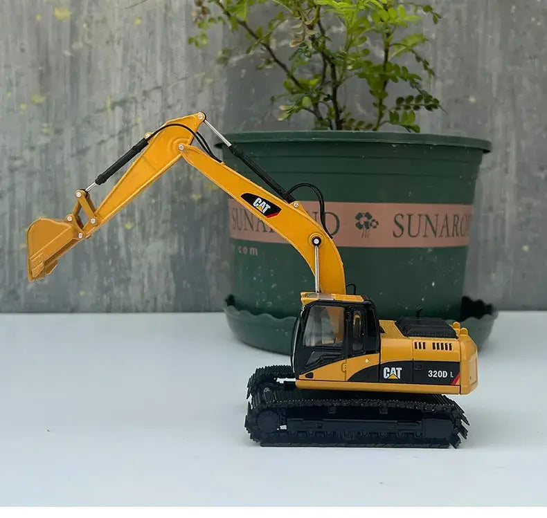 CAT 320D Excavator Model 1:50 Diecast Display