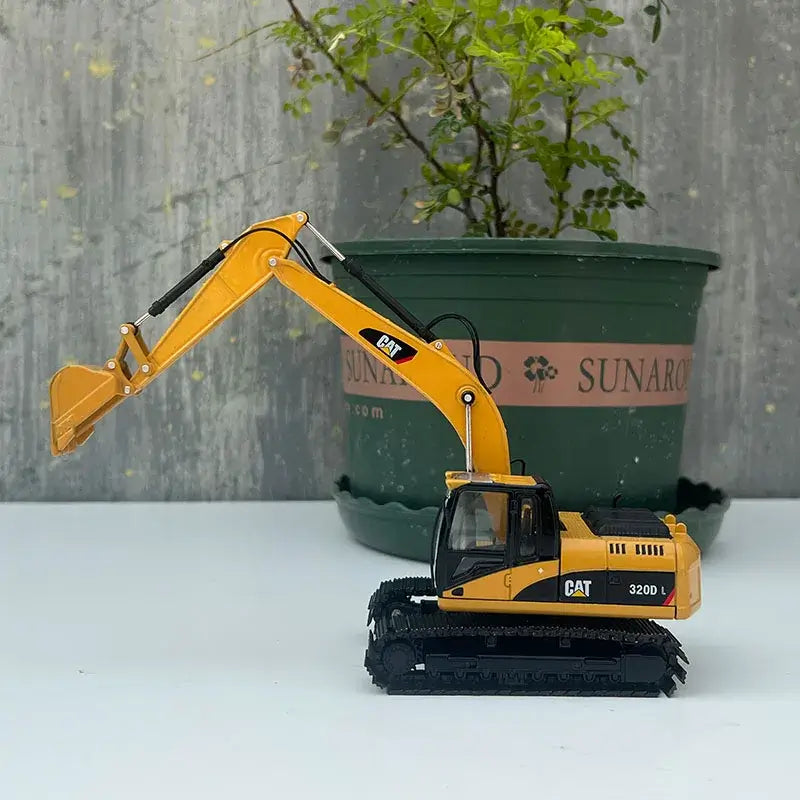 CAT 320D Excavator Model 1:50 Diecast Display