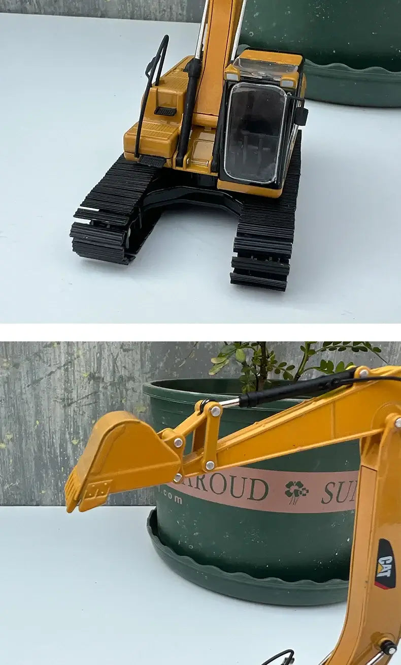 CAT 320D Excavator Model 1:50 Diecast Display