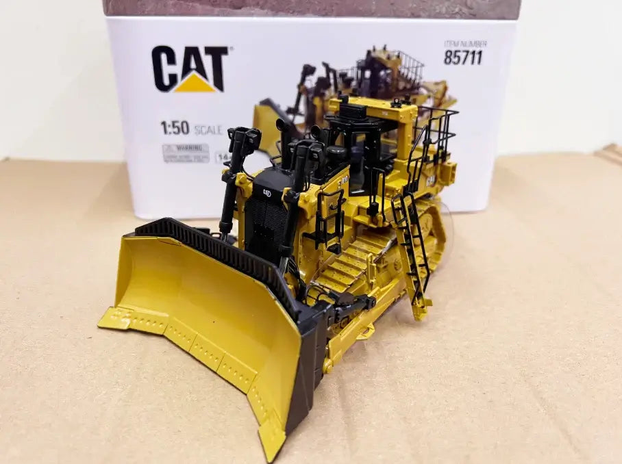 CAT D10 Dozer Model 1:50 Diecast Bulldozer